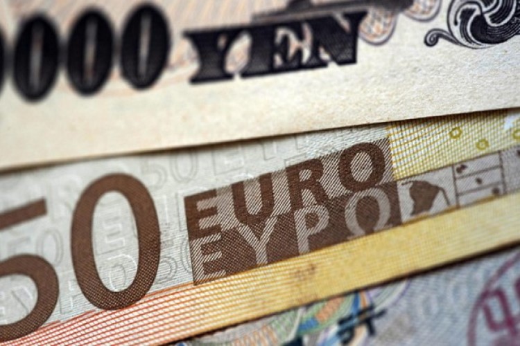 Proyeksi Pergerakan Euro dan Yen