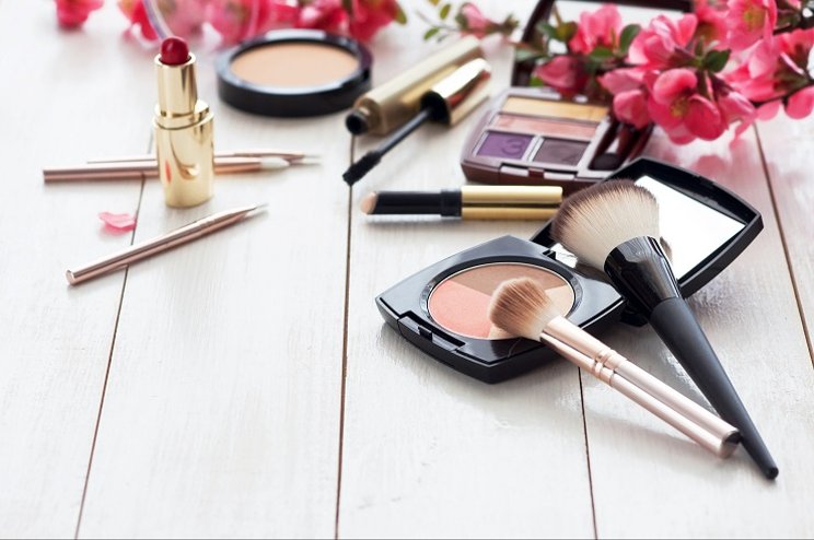 tips beli make up hemat untuk yang bergaji pas-pasan