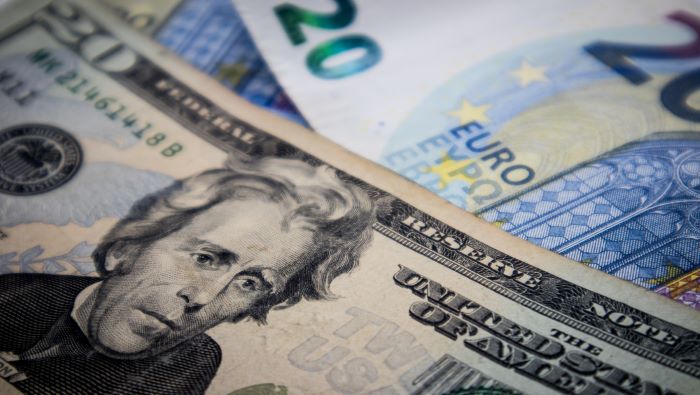 Dolar Bullish, Euro Waspada