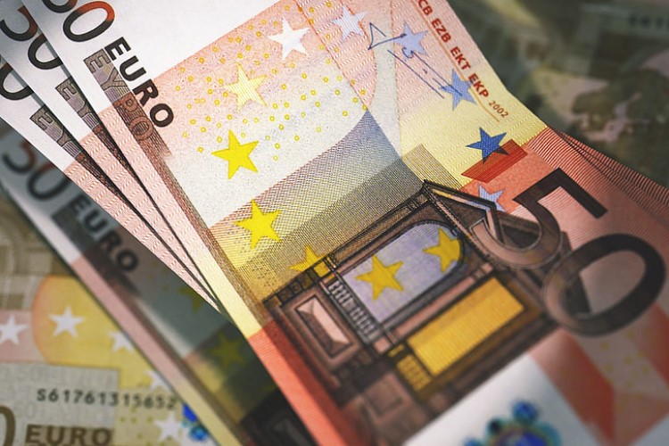 Euro Tertahan karena Inflasi CPI Meleset dari Perkiraan